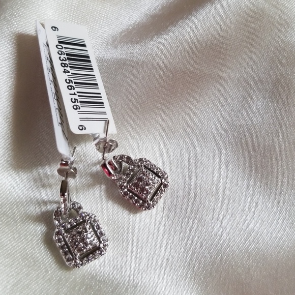 Diamond Essence Swarovski Crystal Gen Earrings - Picture 3 of 5